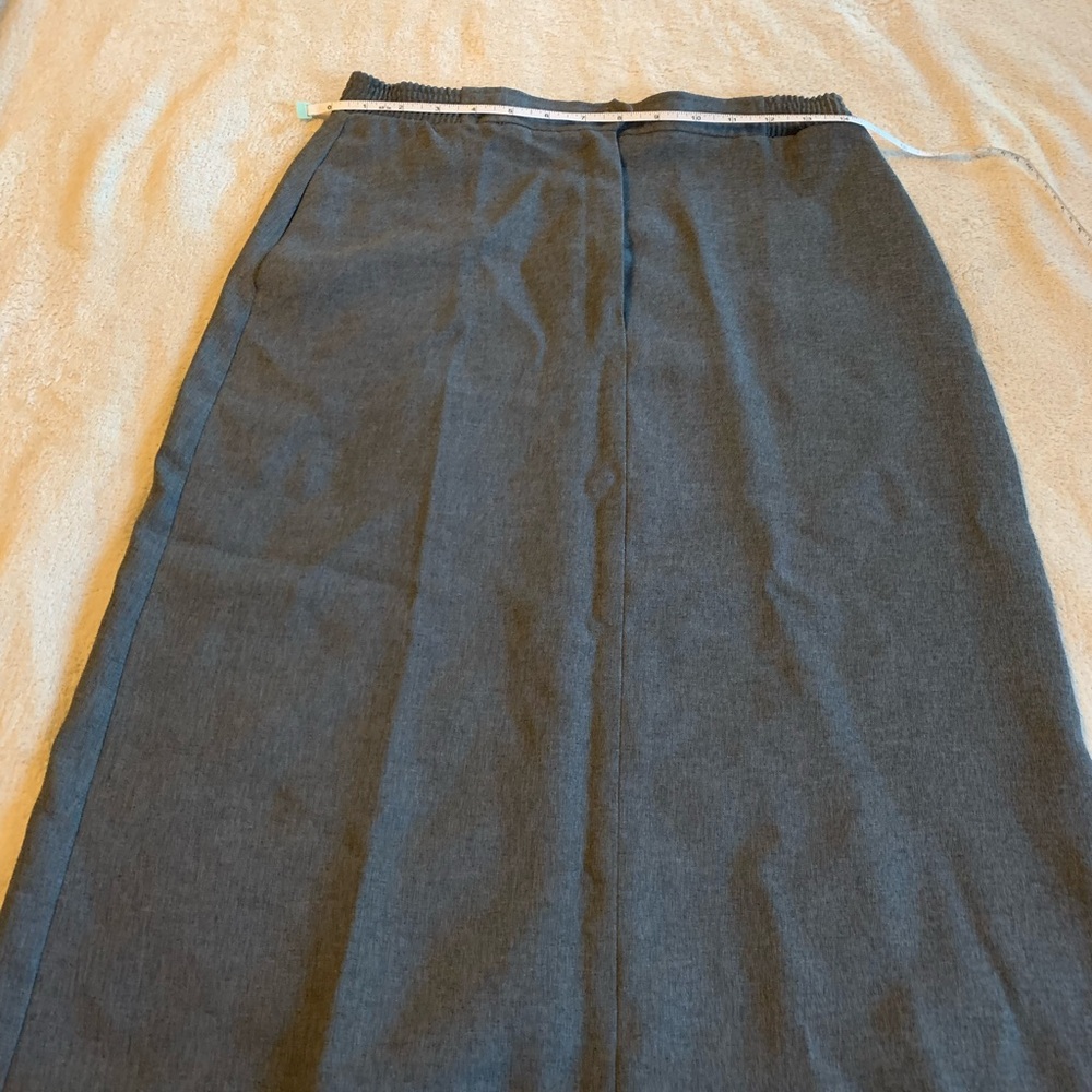 Vintage Elegant Gray Women's midi Skirt size 10 the wardrobe builder by Devon